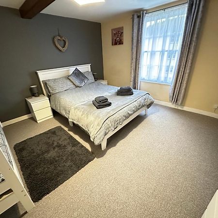 Llanidloes Townhouse-Pet-Friendly-Sleeps 6-Mid Wales Lägenhet Exteriör bild